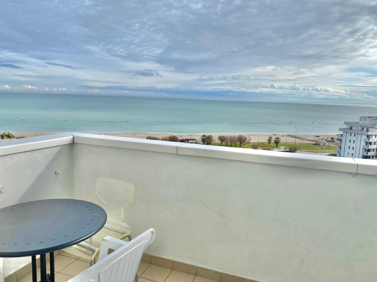 Punto Di Osservazione Lido di Fermo Exterior foto