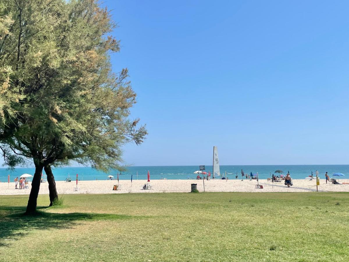 Punto Di Osservazione Lido di Fermo Exterior foto